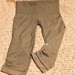 NWOT Lululemon Flow Leggings size 4